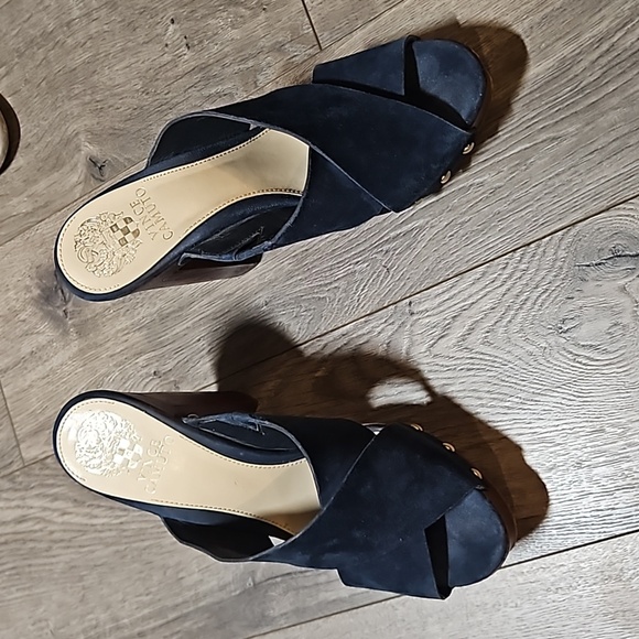 2/$20 Vince Camuto Navy Suede Top and Wood Base Platforms - Sz 7.5 - Picture 1 of 5